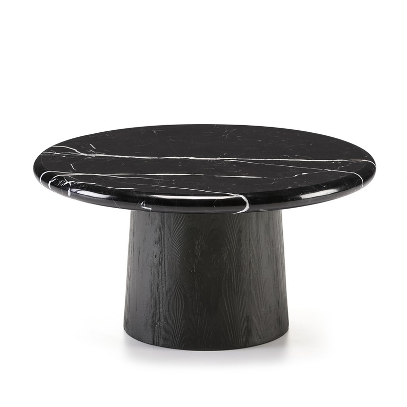 Mesa de centro redonda, realizada en metal acabado negro mate. Tapa de  piedra artificial acabado mármol blanco veteado.